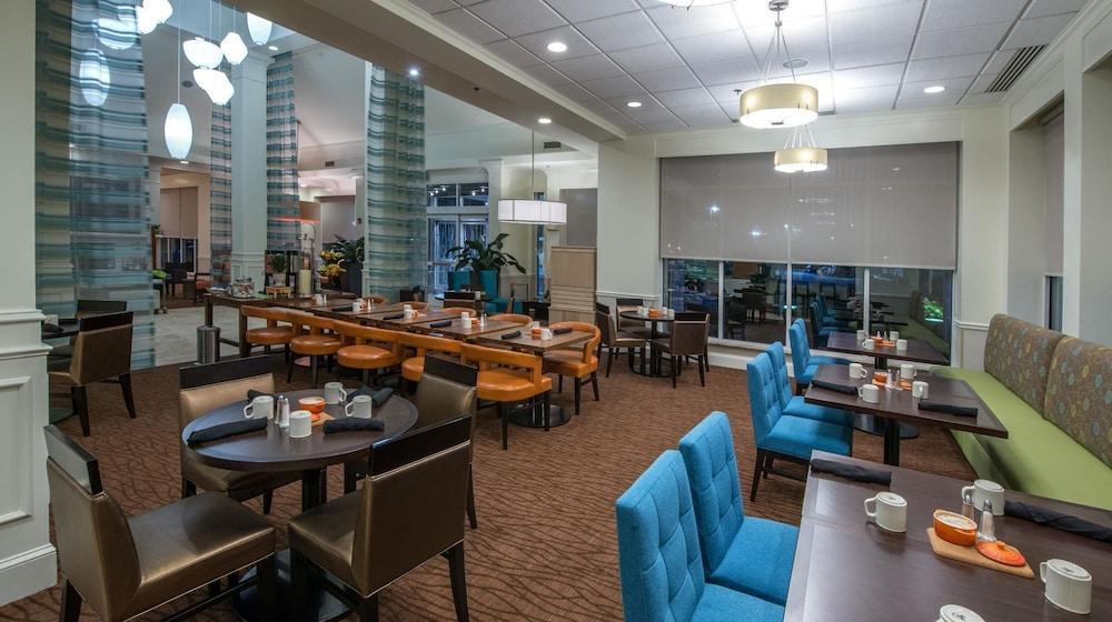 Hotel Hilton Garden Airport