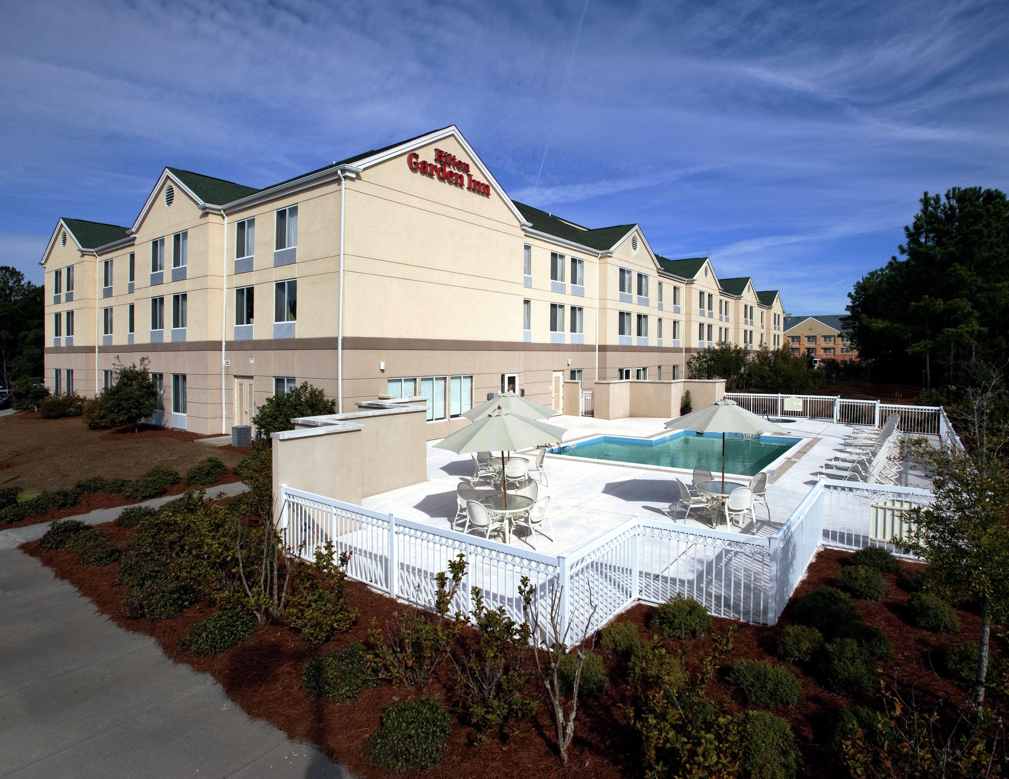 Hilton Garden Airport 3*