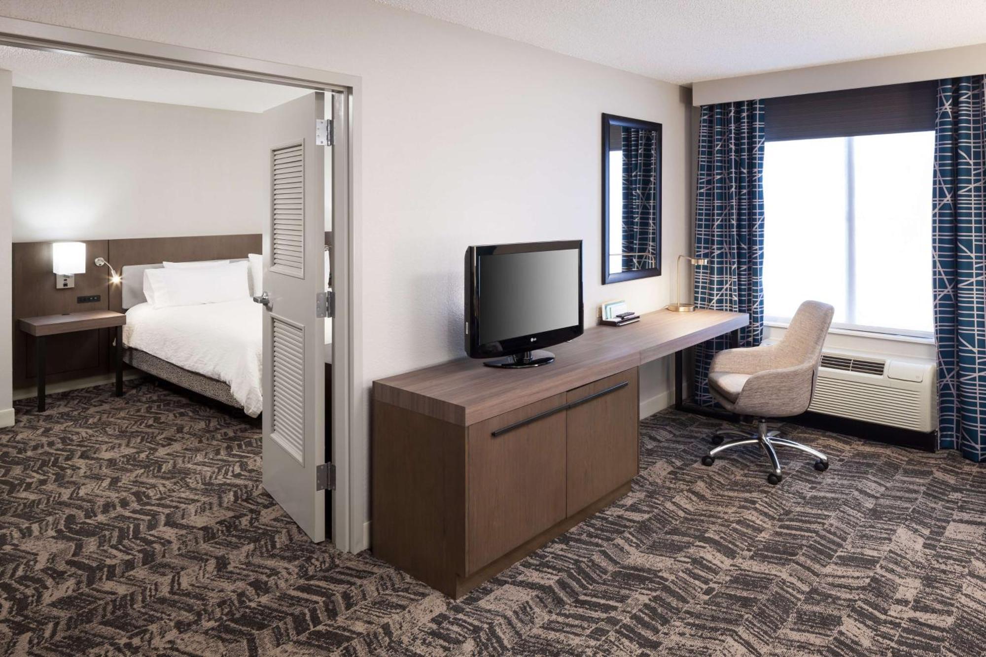 Hotel Hilton Garden Airport 3*